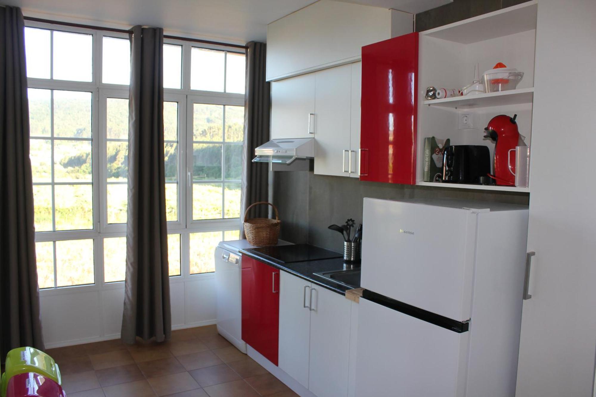 Apartamento en bloque vivienda con piscina y barbacoa a 15 min de la playa Meis Exterior foto